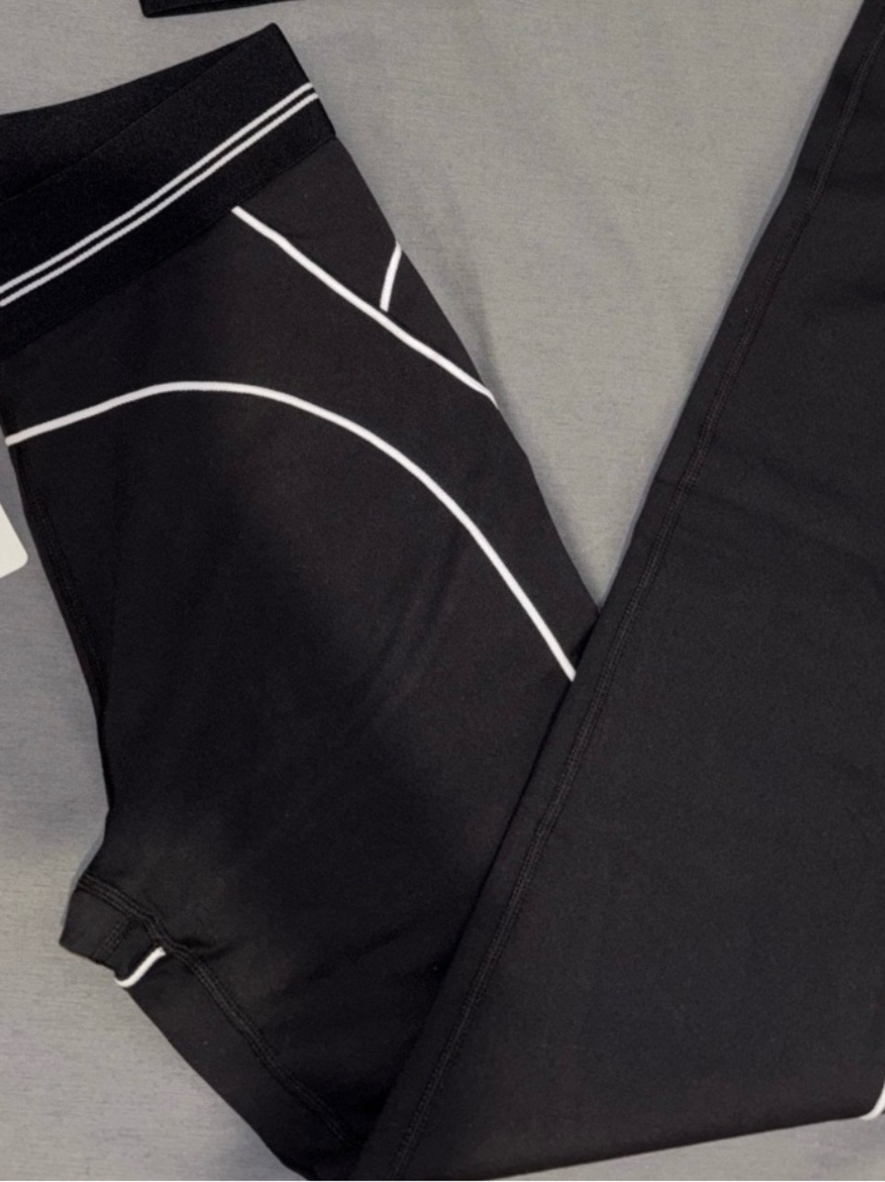 ALO Yoga Black Leggings with White Piping